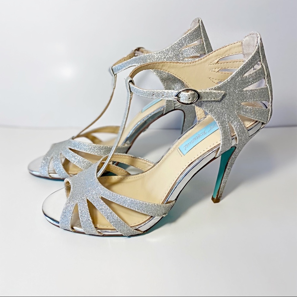Betsy Johnson T-Strap Silver Glitter Stiletto Heels with Tiffany blue soles. Sz8